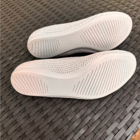 Allbirds Women's Light Gray Knit Flats - Picture 2 of 3
